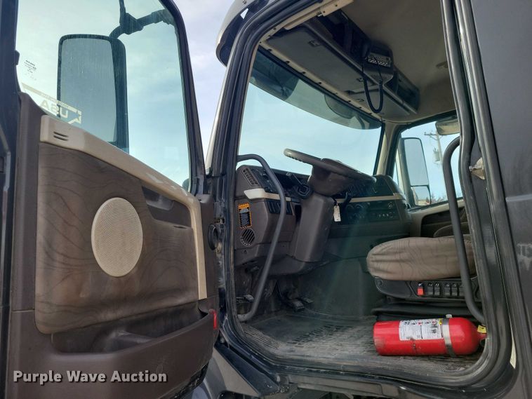 image for item NK9771 2017 Volvo VHD64F dump truck