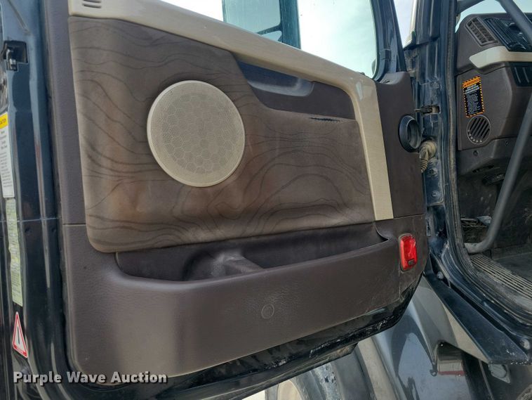 image for item NK9771 2017 Volvo VHD64F dump truck