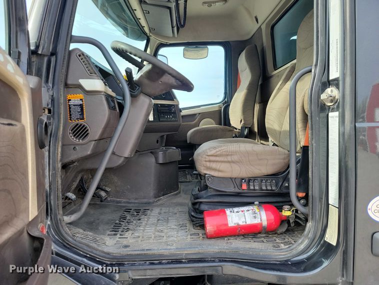 image for item NK9771 2017 Volvo VHD64F dump truck