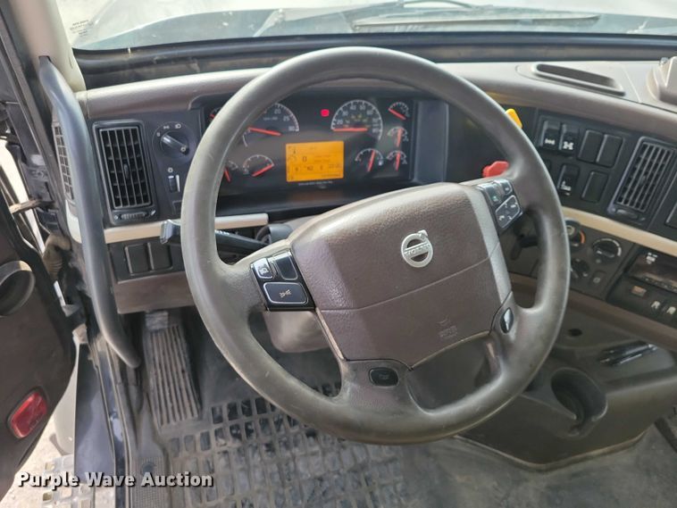 image for item NK9771 2017 Volvo VHD64F dump truck