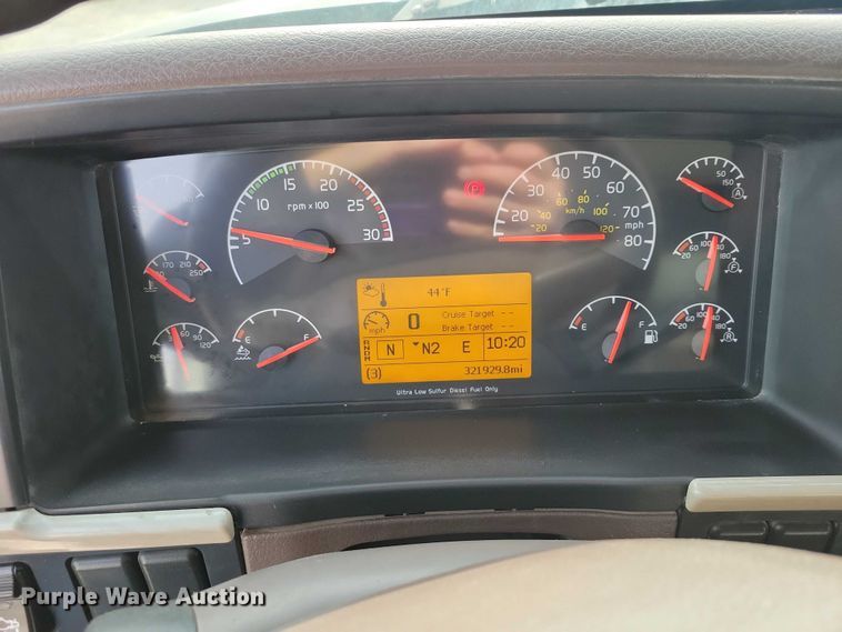 image for item NK9771 2017 Volvo VHD64F dump truck