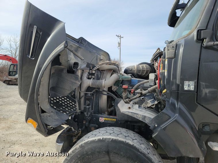 image for item NK9771 2017 Volvo VHD64F dump truck