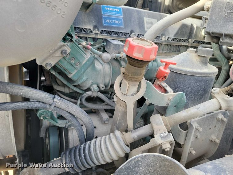 image for item NK9771 2017 Volvo VHD64F dump truck