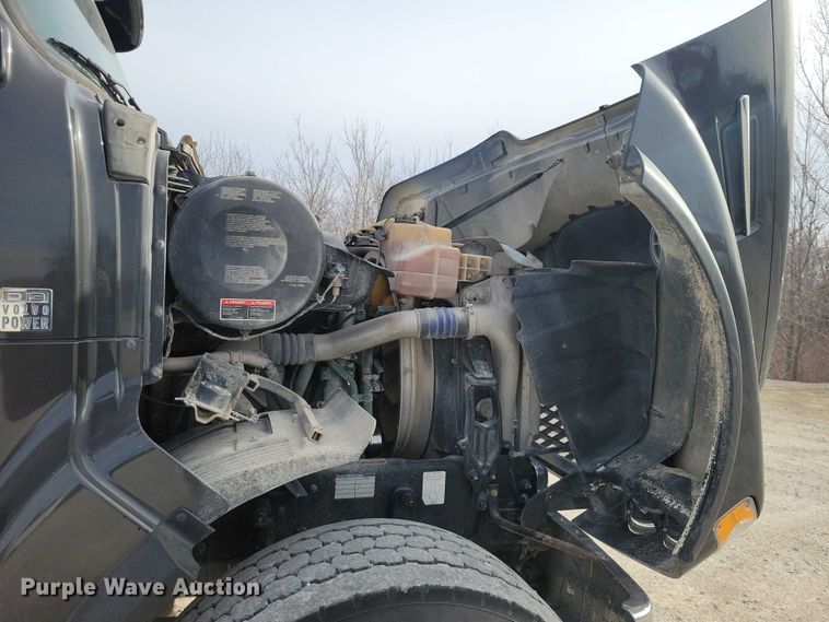 image for item NK9771 2017 Volvo VHD64F dump truck