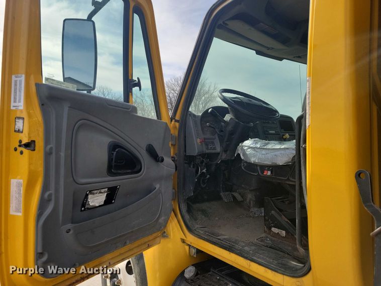 image for item NK9781 2008 International 4300 dump truck