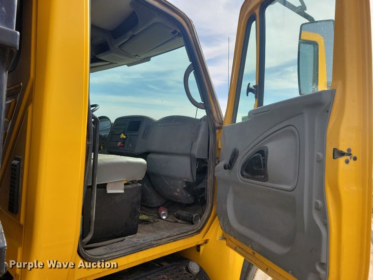 image for item NK9781 2008 International 4300 dump truck