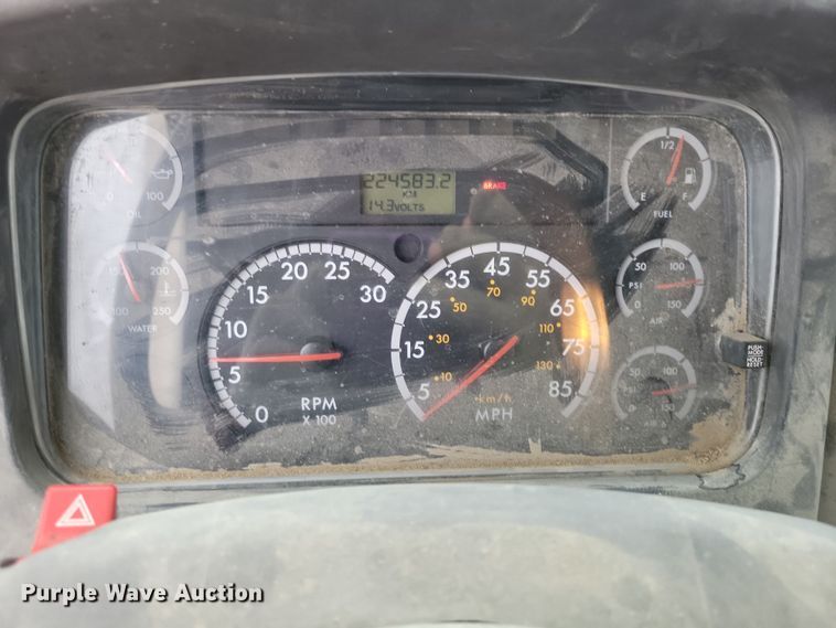 image for item NK9783 2006 Freightliner  Business Class M2 box truck