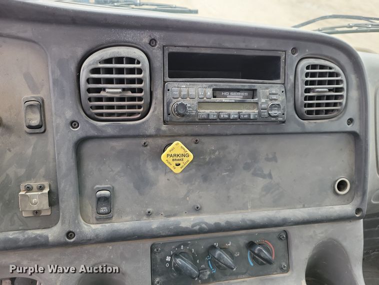 image for item NK9783 2006 Freightliner  Business Class M2 box truck