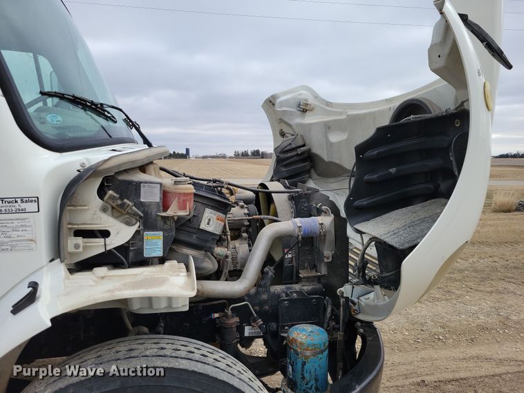 image for item NK9783 2006 Freightliner  Business Class M2 box truck