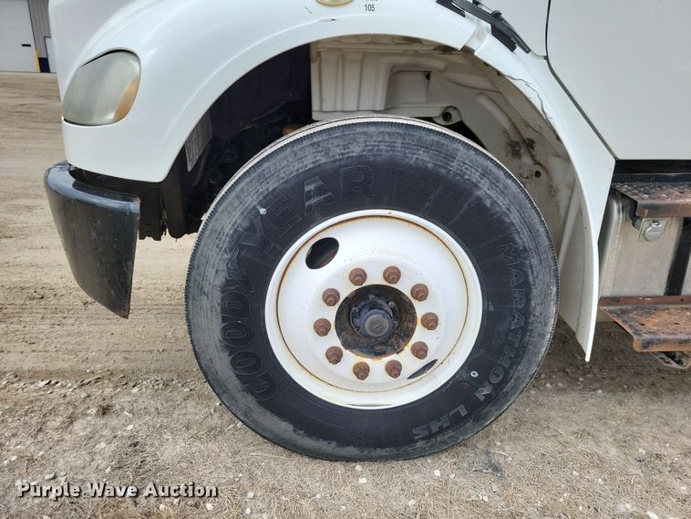 image for item NK9783 2006 Freightliner  Business Class M2 box truck