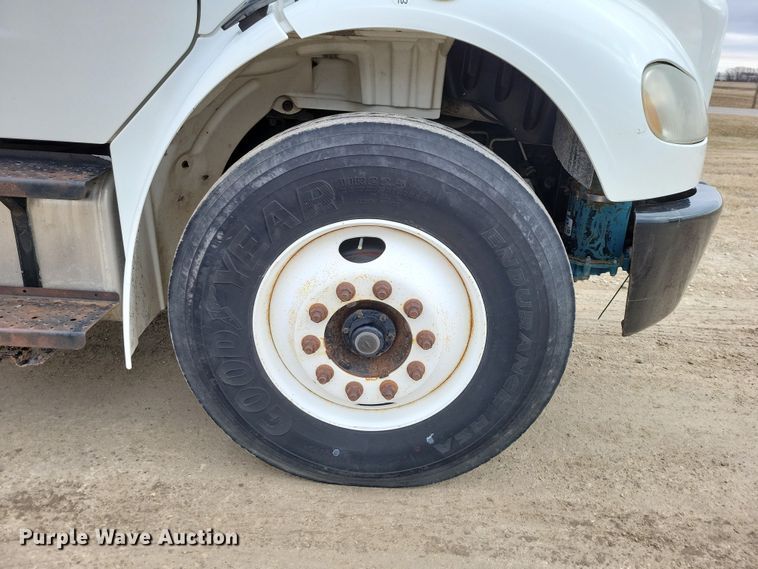 image for item NK9783 2006 Freightliner  Business Class M2 box truck