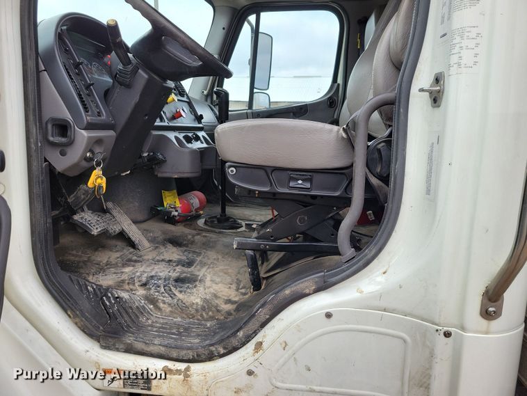 image for item NK9784 2016 Freightliner Business Class M2 box truck with a 2021 Vermeer MX300 mud mixing system