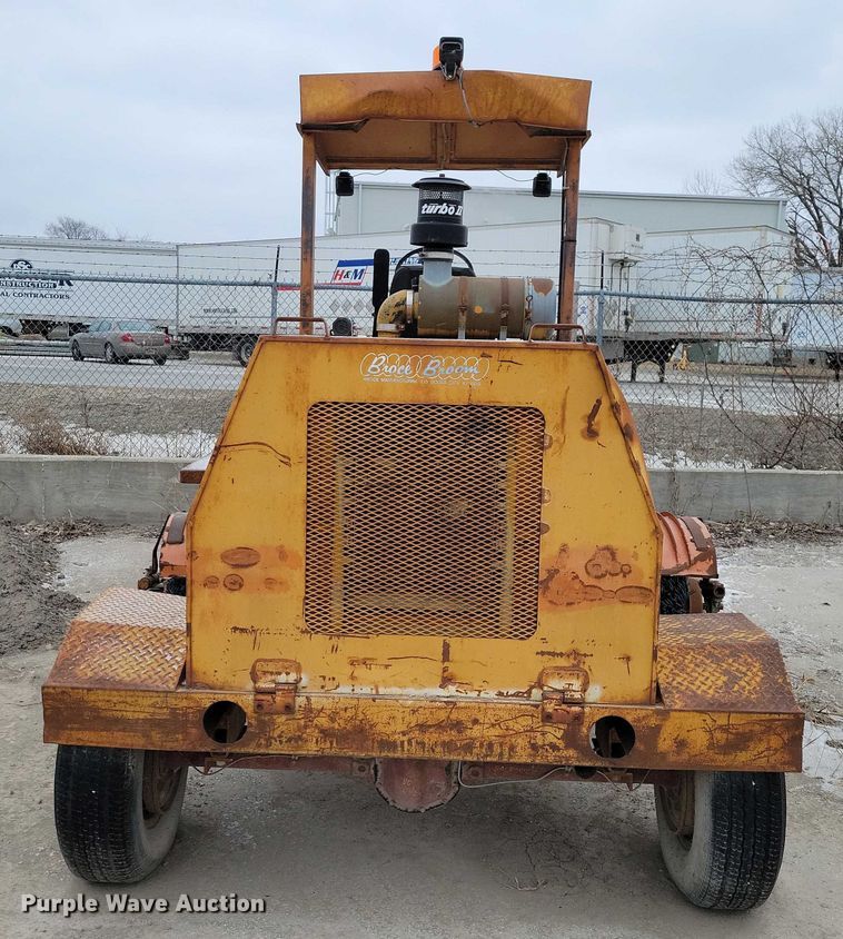 image for item NO9986 Broce RJ300 broom