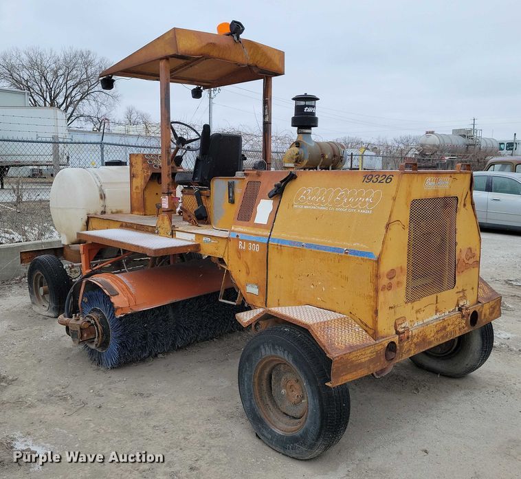 image for item NO9986 Broce RJ300 broom