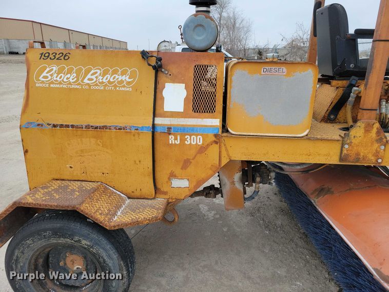 image for item NO9986 Broce RJ300 broom