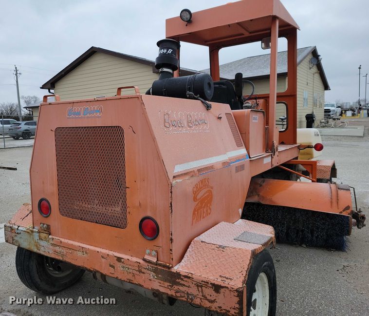 image for item NO9987 2003 Broce RJ350 broom