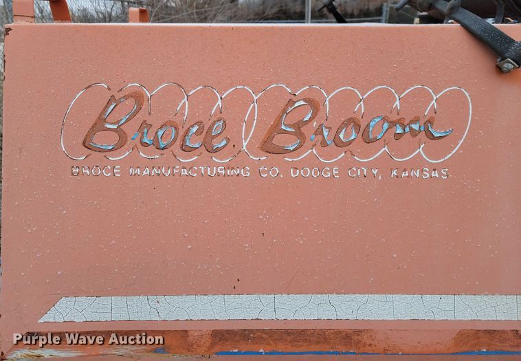 image for item NO9987 2003 Broce RJ350 broom