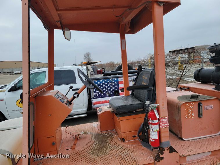 image for item NO9987 2003 Broce RJ350 broom