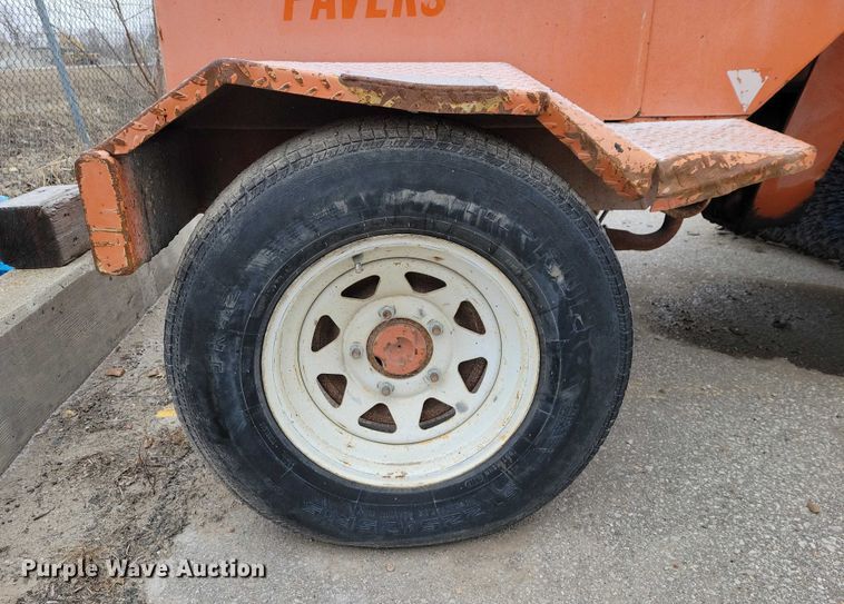 image for item NO9987 2003 Broce RJ350 broom