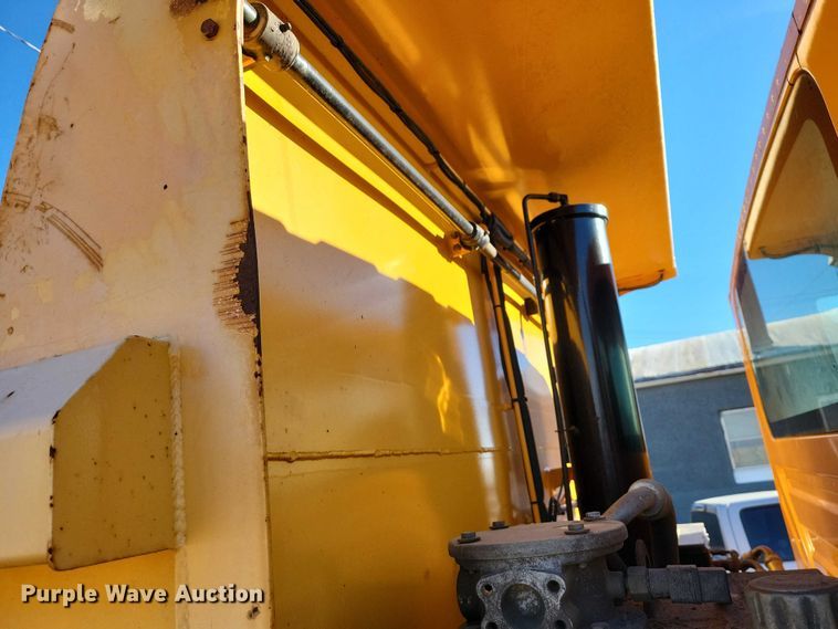 image for item NO9991 2010 International 7500 dump truck