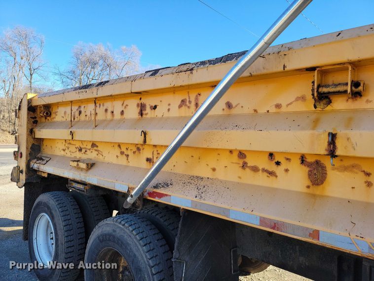 image for item NO9991 2010 International 7500 dump truck