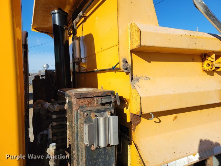 image for item NO9991 2010 International 7500 dump truck