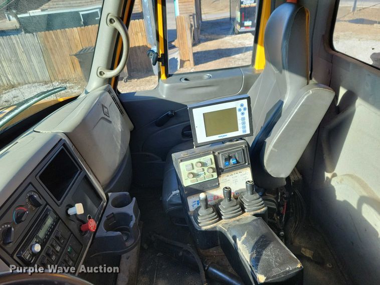 image for item NO9991 2010 International 7500 dump truck