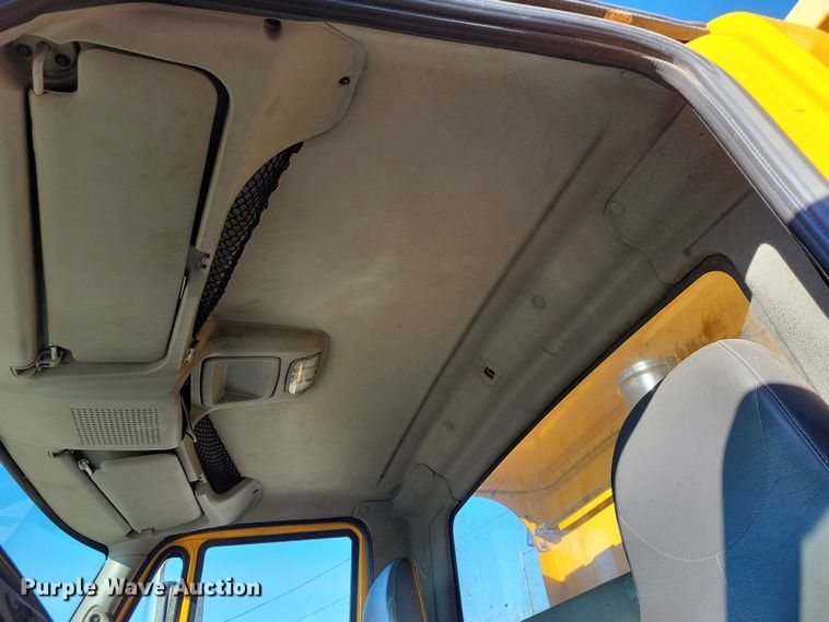 image for item NO9991 2010 International 7500 dump truck