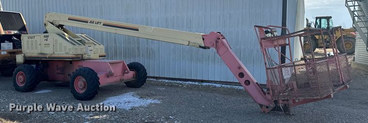 image for item OE9519 1999 JLG 40H+6 boom lift