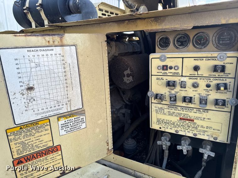 image for item OE9519 1999 JLG 40H+6 boom lift