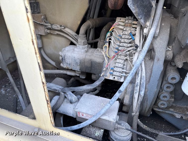 image for item OE9519 1999 JLG 40H+6 boom lift