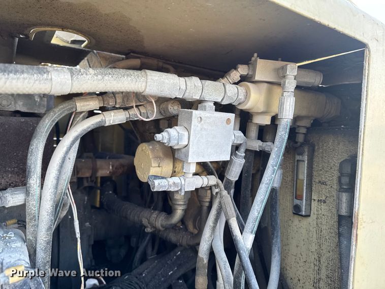 image for item OE9519 1999 JLG 40H+6 boom lift