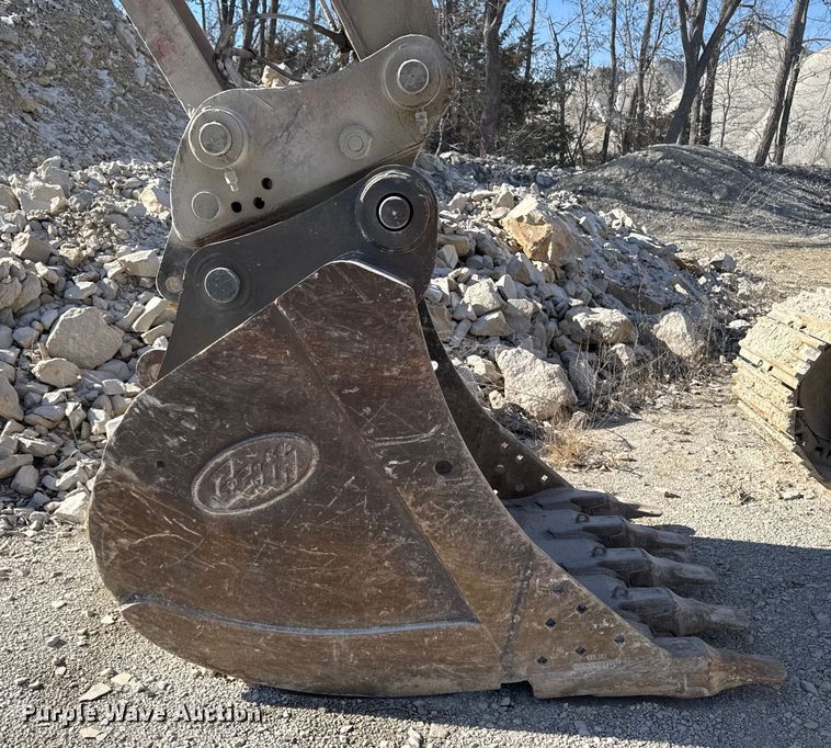 image for item OE9523 2006 Link-Belt 330LX excavator