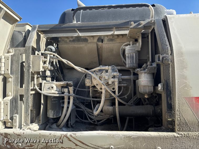 image for item OE9523 2006 Link-Belt 330LX excavator