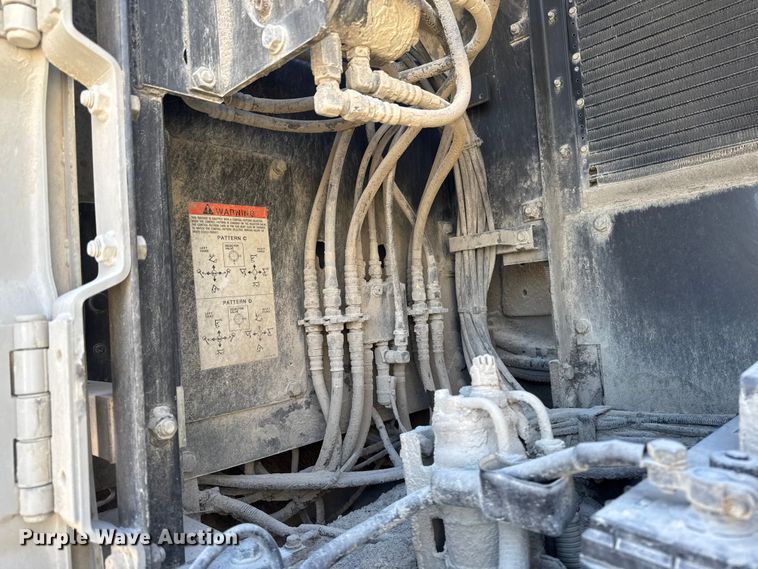 image for item OE9523 2006 Link-Belt 330LX excavator