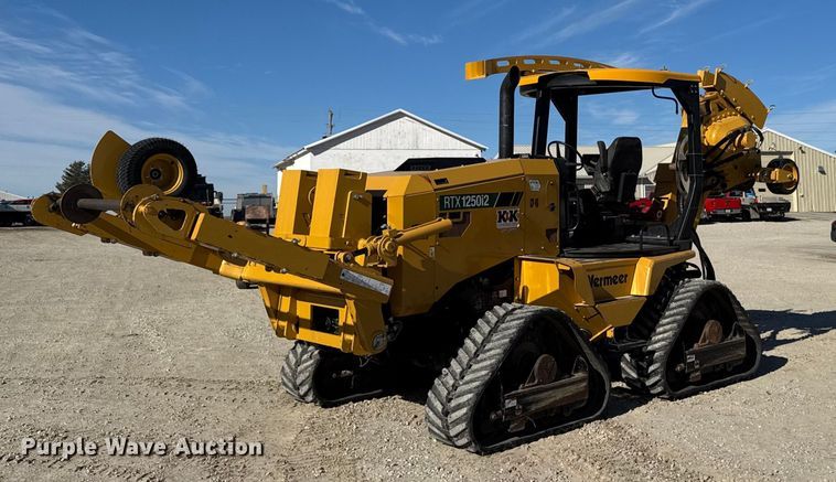 image for item OE9541 2020 Vermeer RTX1250i2 vibratory cable plow