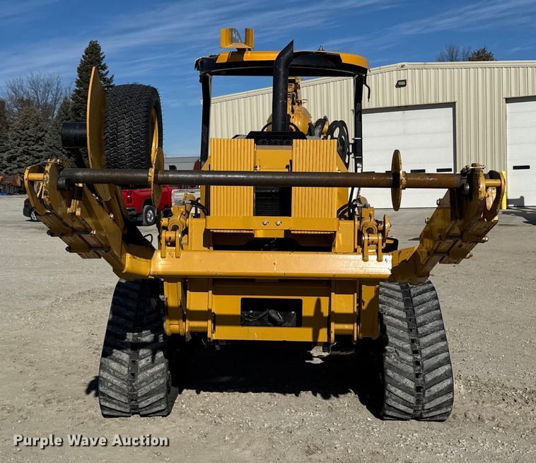 image for item OE9541 2020 Vermeer RTX1250i2 vibratory cable plow