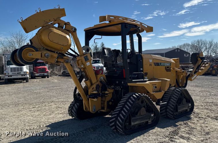 image for item OE9541 2020 Vermeer RTX1250i2 vibratory cable plow