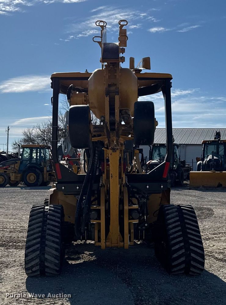 image for item OE9541 2020 Vermeer RTX1250i2 vibratory cable plow