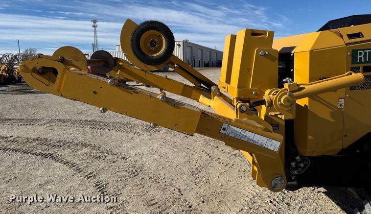 image for item OE9541 2020 Vermeer RTX1250i2 vibratory cable plow