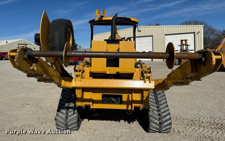 image for item OE9541 2020 Vermeer RTX1250i2 vibratory cable plow