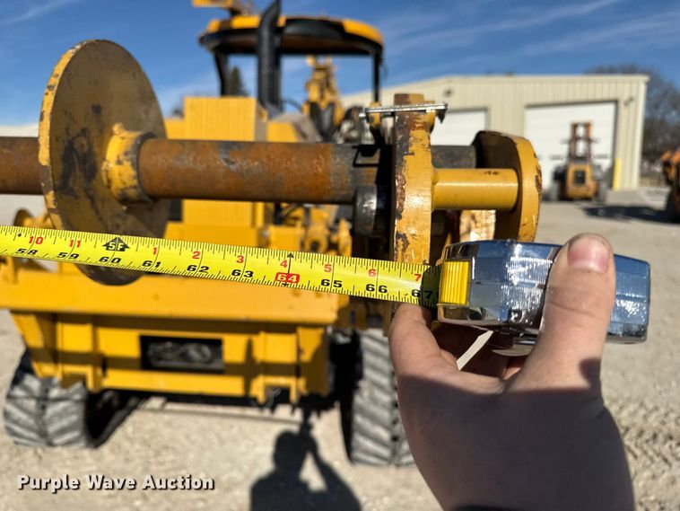 image for item OE9541 2020 Vermeer RTX1250i2 vibratory cable plow