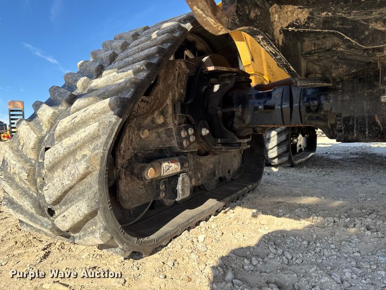 image for item OE9541 2020 Vermeer RTX1250i2 vibratory cable plow