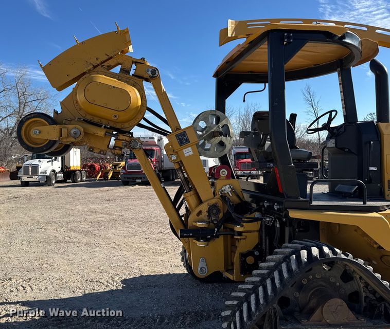 image for item OE9541 2020 Vermeer RTX1250i2 vibratory cable plow