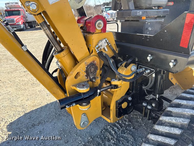 image for item OE9541 2020 Vermeer RTX1250i2 vibratory cable plow