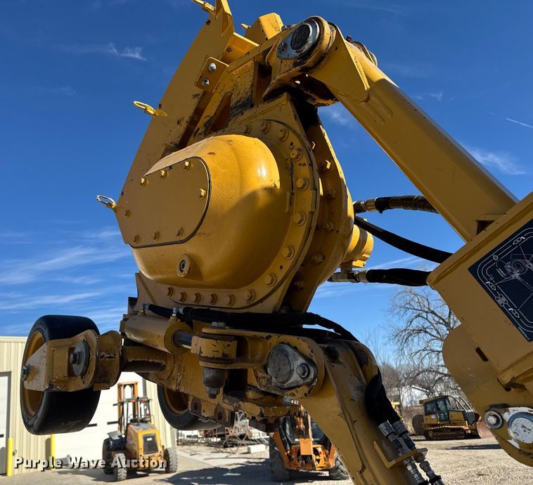 image for item OE9541 2020 Vermeer RTX1250i2 vibratory cable plow