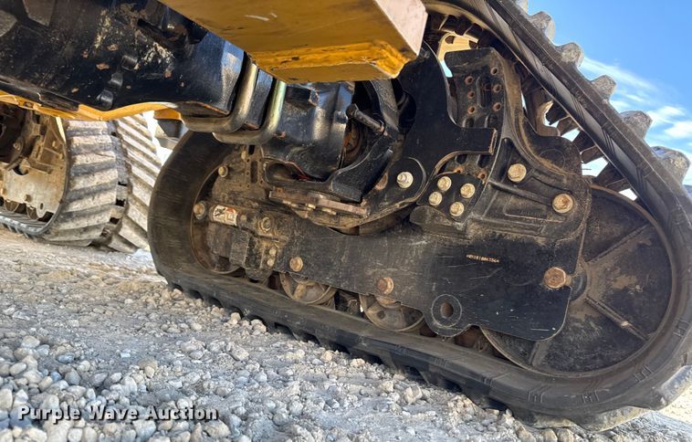 image for item OE9541 2020 Vermeer RTX1250i2 vibratory cable plow