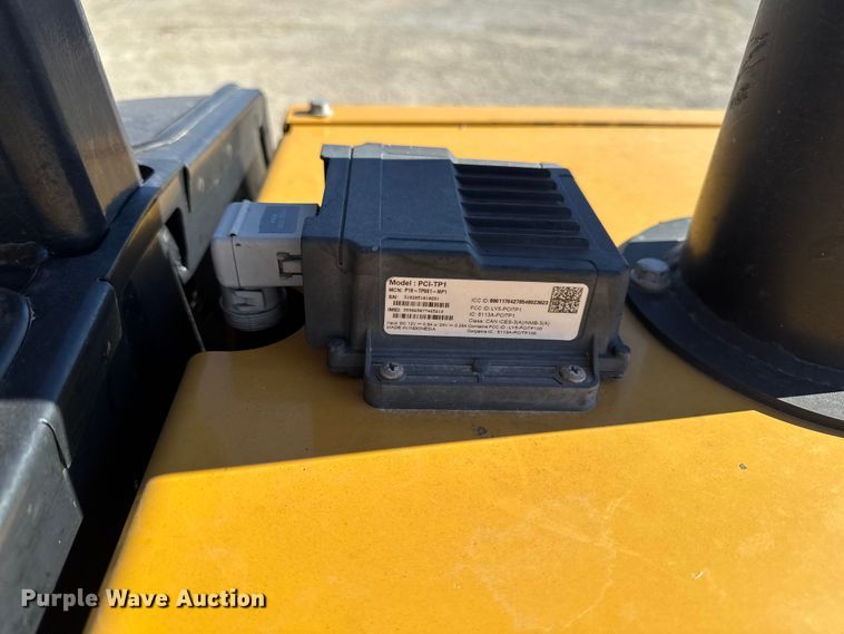 image for item OE9541 2020 Vermeer RTX1250i2 vibratory cable plow