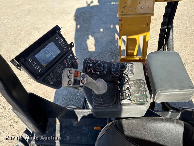 image for item OE9541 2020 Vermeer RTX1250i2 vibratory cable plow