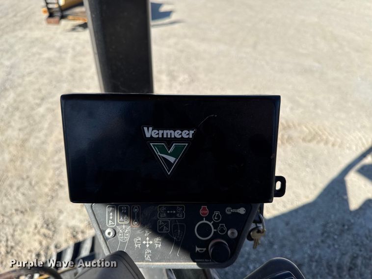 image for item OE9541 2020 Vermeer RTX1250i2 vibratory cable plow